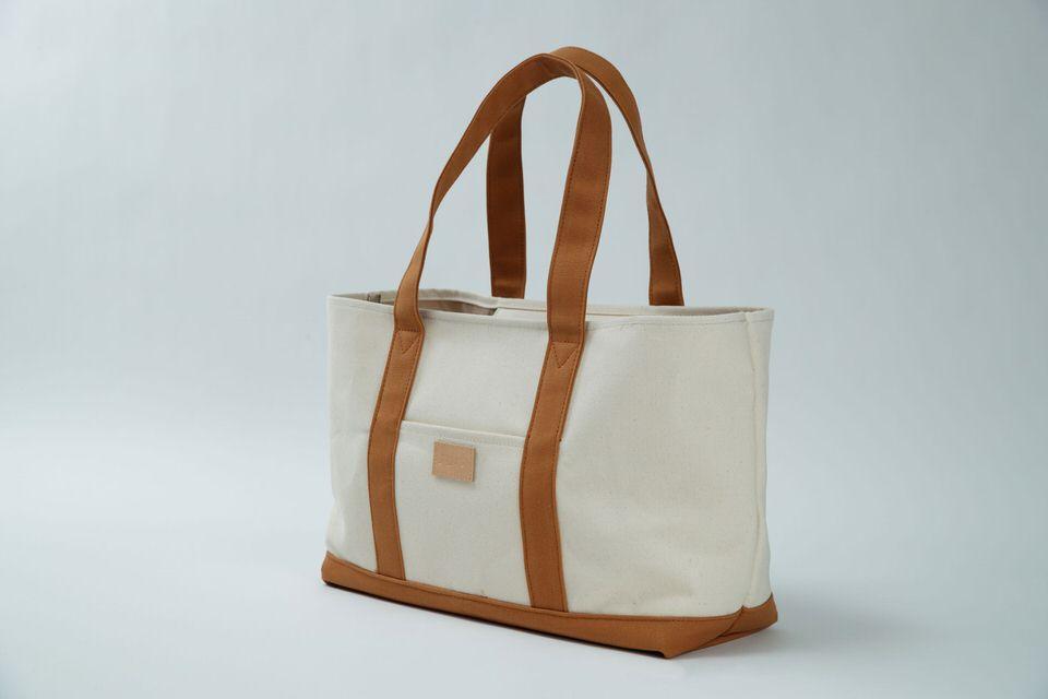 タフで清潔。トートキャリーバッグ