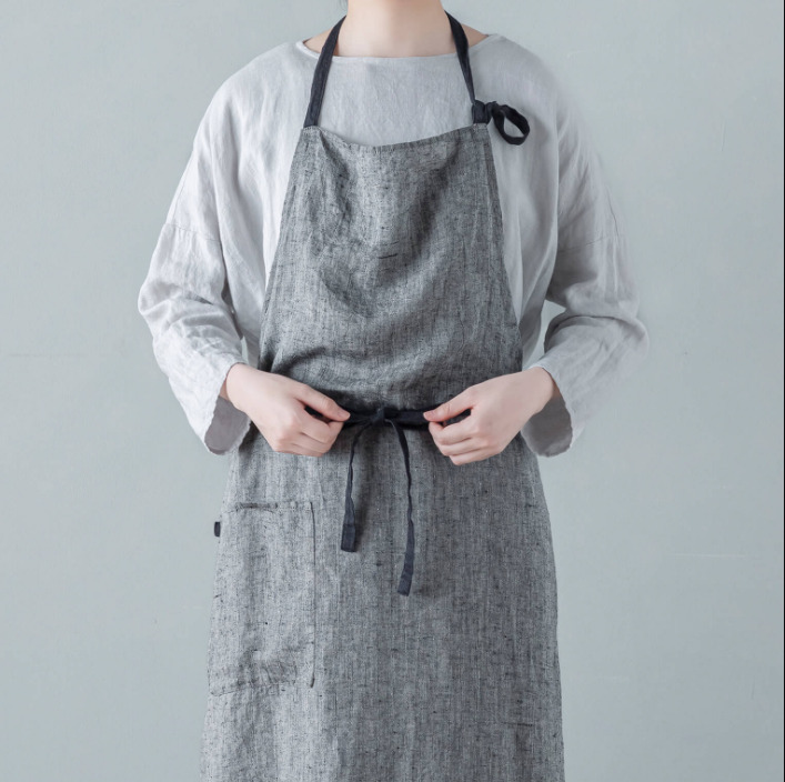 おしゃれなリネンのエプロン。Lino e lina