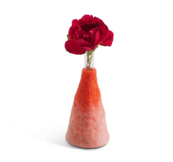 ウール素材の花器で可愛さをプラス