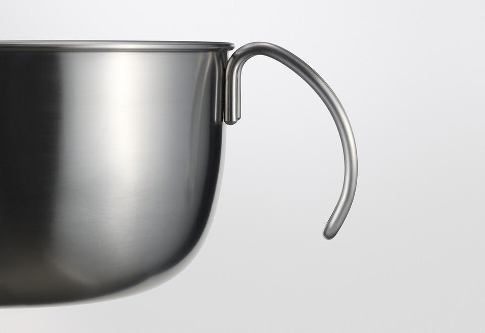 使いやすさを重視考えられた取っ手の角度や形状