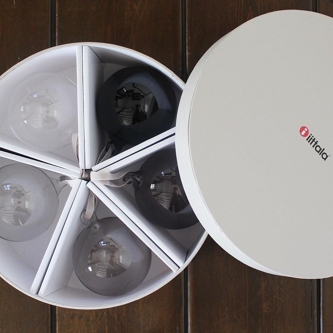 収納に便利なケース付き