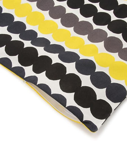 4ファスナー開閉のクッションカバーだから洗い替えらくらく