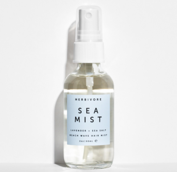 【環境にやさしいエシカルコスメに切り替える】