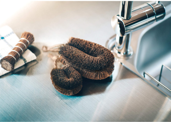 7繊細でしなやかな、たわし専門店。高田耕造商店