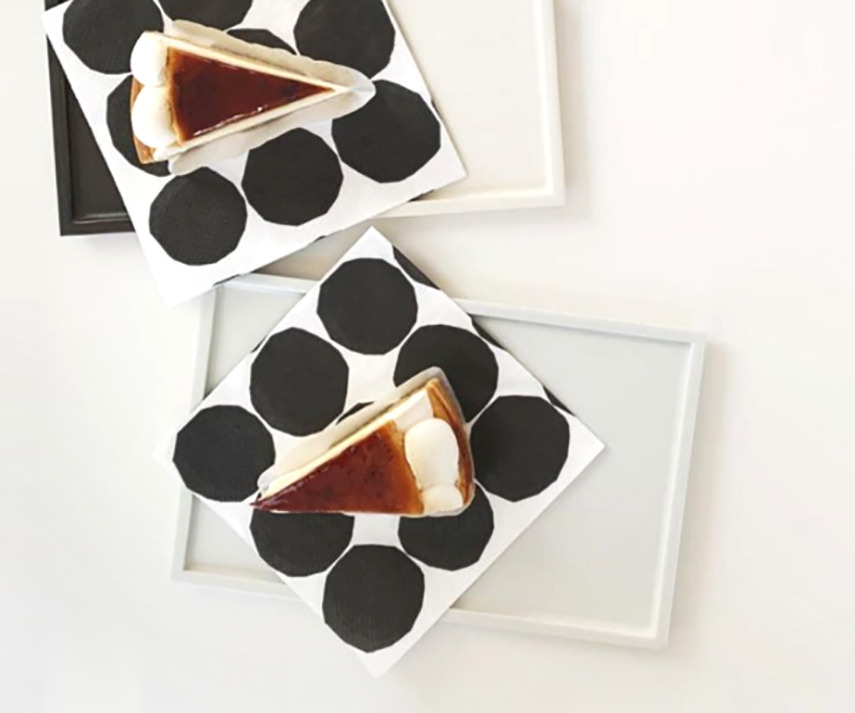 3-1いびつな丸に手作り感を感じるキヴェットのペーパーナプキン (1)