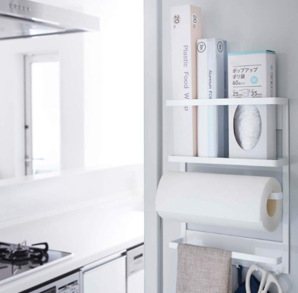 5冷蔵庫の側面にたっぷり収納。tower マグネット冷蔵庫サイドラック