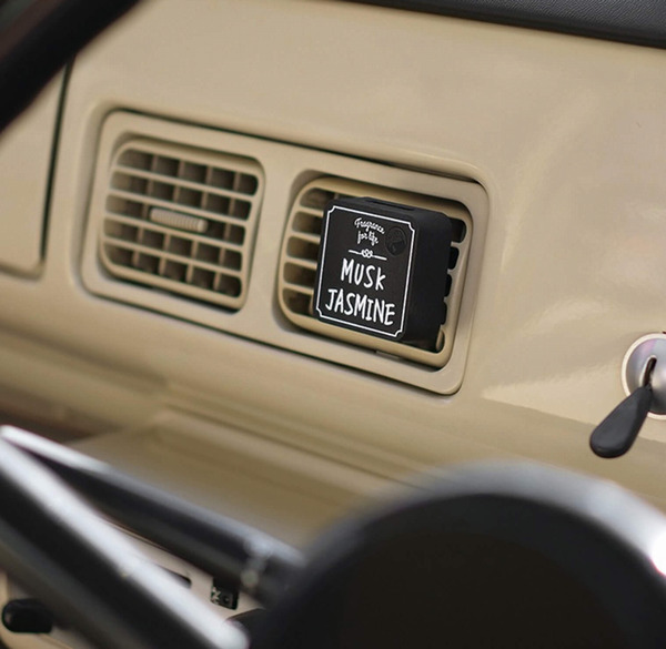 車内のにおい対策にカーフレグランス