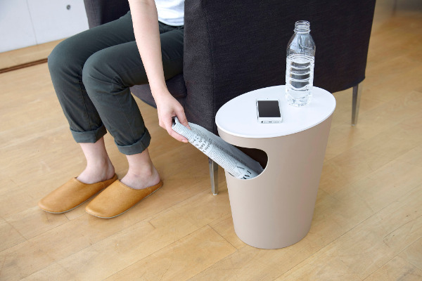 収納はもちろん、ダストボックスとしても使える北欧系サイドテーブル