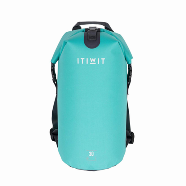 30Lタイプは背負うタイプのダッフルバッグで、持ち運ぶ荷物を1つにまとめたいときに便利です