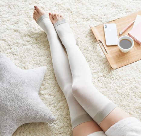 寝るときもシルクをまとってボディケア