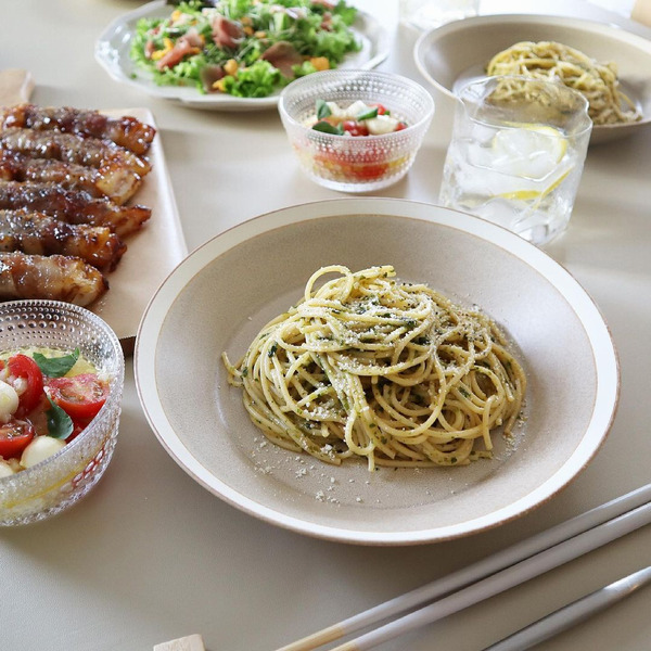 テーブルがぐっと涼しげになるガラスのテーブルウェア