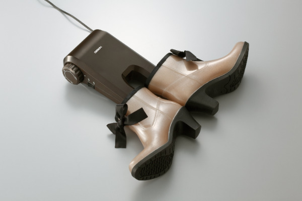 雨の日でもお気に入りのシューズがすぐ乾く