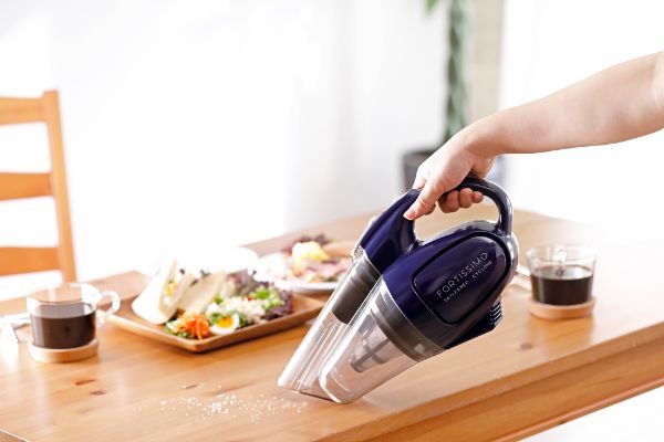 小さくても吸引力抜群のハンディクリーナー