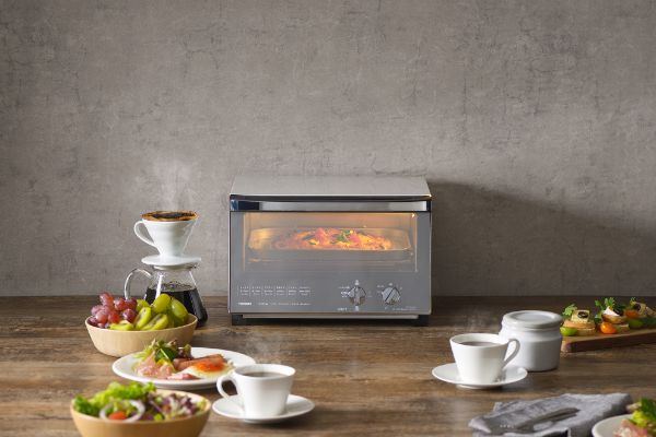 デザイン性を追求したミラーガラスオーブントースター