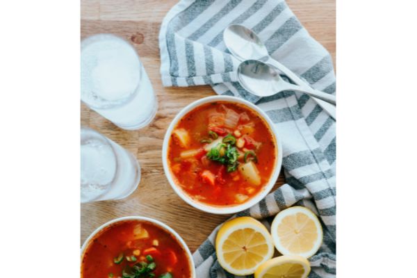 1.9Lの大きめサイズで、煮込み料理もたっぷり