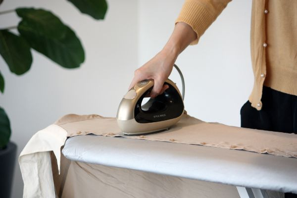 スチーマーだけでなくハンディーアイロンとしても使える