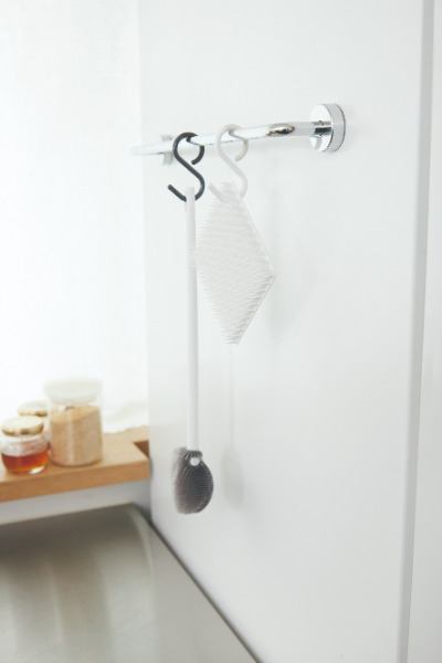 水切れの良いプラスチックたわしは衛生面もバッチリ