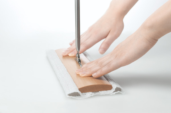 同シリーズに床用ワイパーを立てて収納できるワイプスタンドもあります