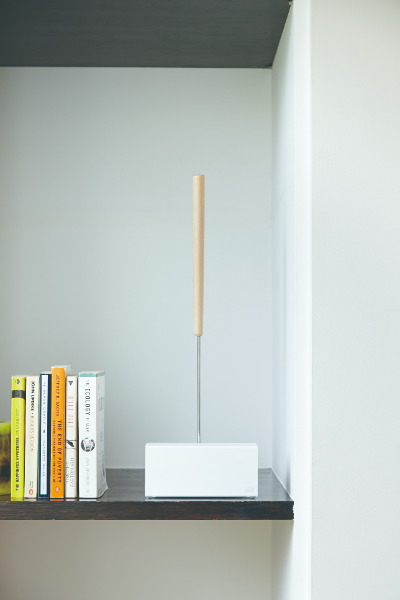 専用スタンドに収納できる、絶妙な長さの粘着クリーナー