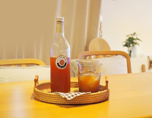 朱色の梅酒は見た目も味も彩り豊か