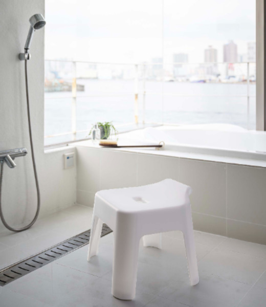 スタイリッシュな風呂椅子でバスルームをおしゃれな空間に