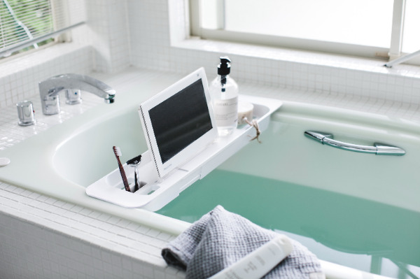 バスルームの細々したものを整頓したい！取り付け簡単なマグネット収納がおすすめ