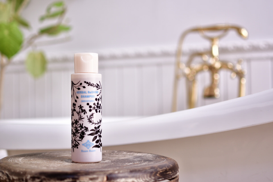 ハーバル シャインシャンプー_浴室