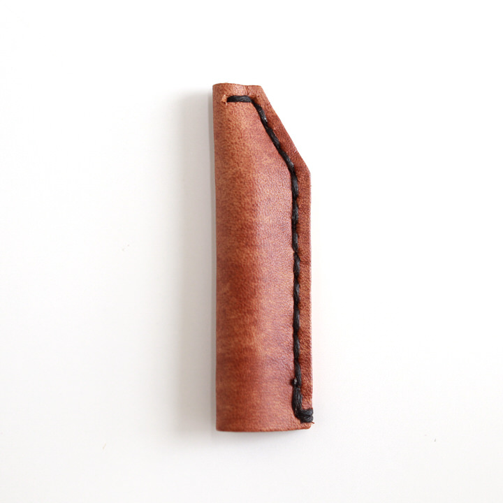 手縫いのステッチがおしゃれ