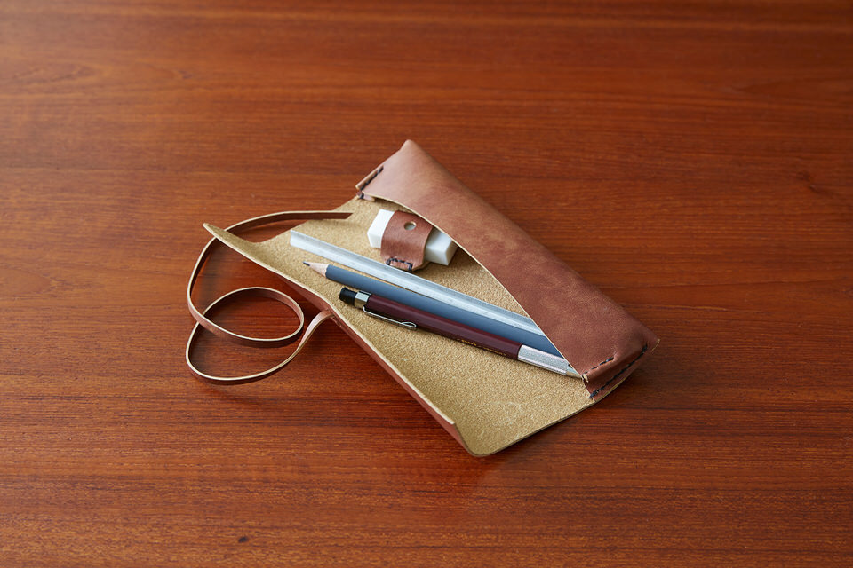 大人の上質なロールペンケース