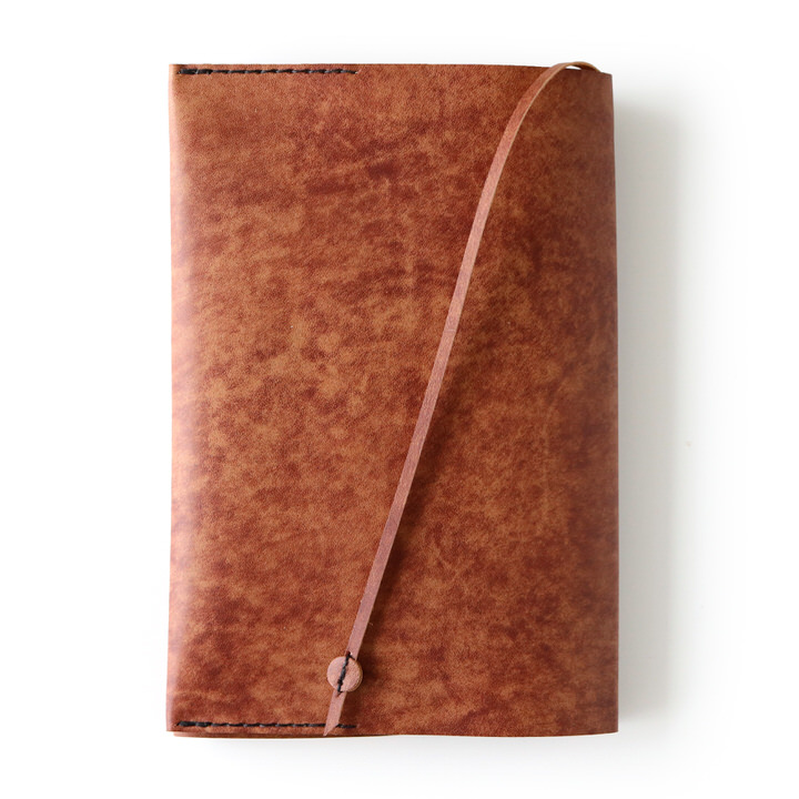 文庫本と単行本サイズの2サイズ展開