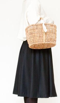 ナチュラルな佇まいの籠バスケット