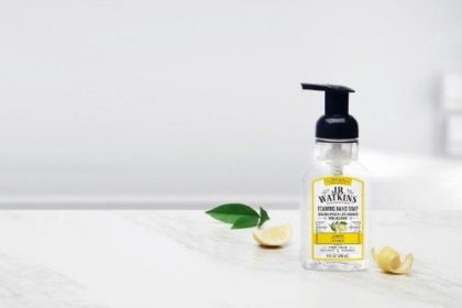 おしゃれな香りのJ.R.Watkinsのハンドソープ