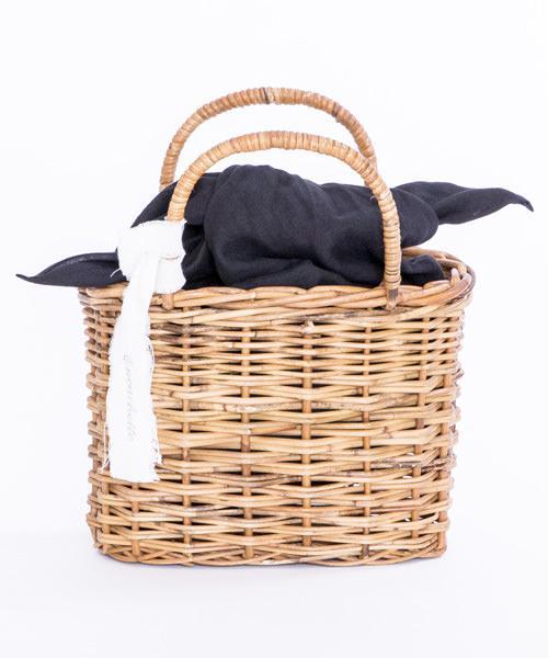 バスケットにはリネンのインナーを