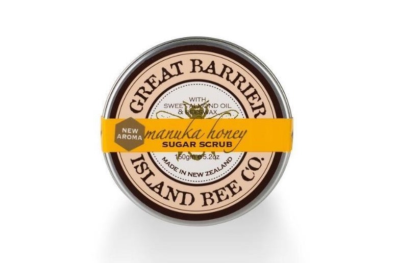 すべすべ肌を目指すマヌカハニーのボディスクラブ