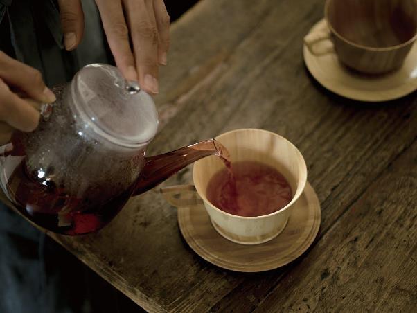 熱くなりにくい竹のカップ