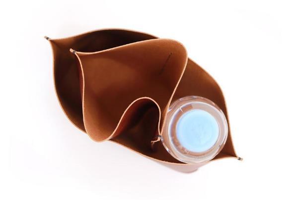 柔軟なポケット