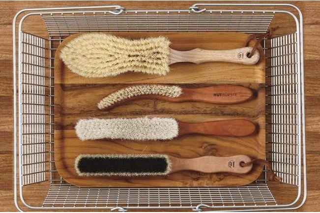 お気に入りを長く着たいなら、洋服ブラシでお手入れを