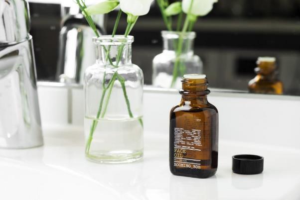 美肌を支えるオーガニックオイル