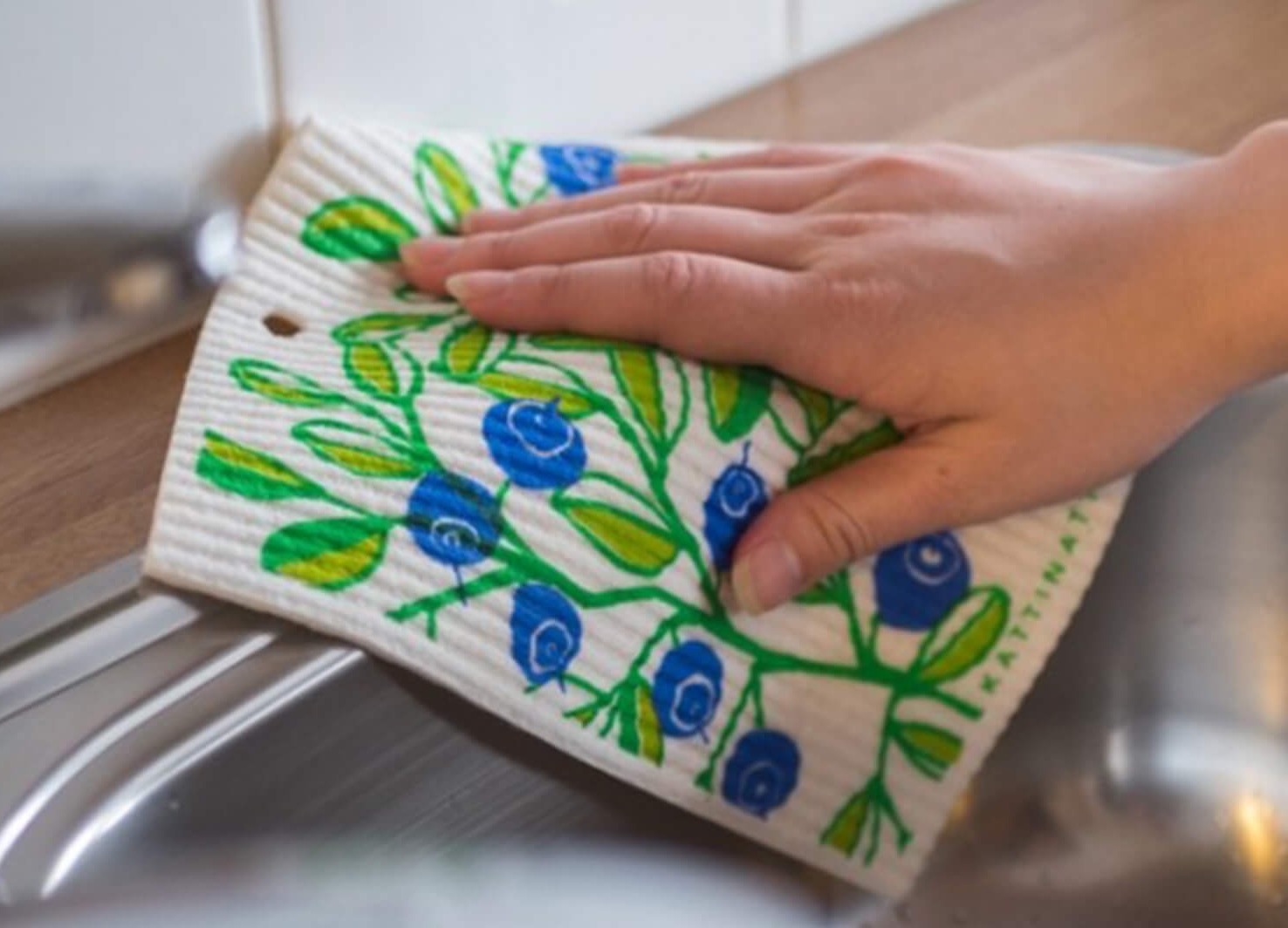 一度使うと手放せないスポンジワイプ