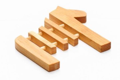 北欧の森から届いたポットマット。木材のあたたかみを感じて