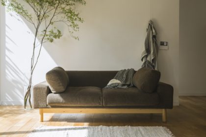 高品質な家具ブランド「SIEVE（シーヴ）」のバージュソファ