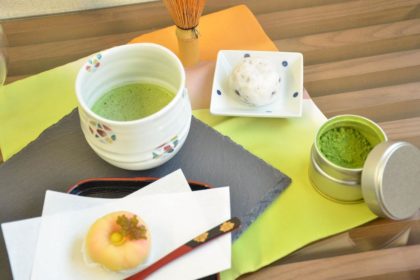 気軽にテーブルで楽しむ茶道