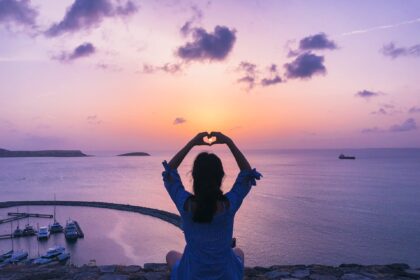 ポジティブが嫌いな人の心理と対処方法を心理カウンセラーが解説