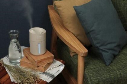 倒れても水がこぼれにくい卓上加湿器