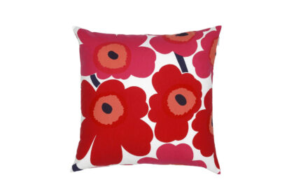 1インテリアに彩りを与えるMarimekkoの北欧風クッションカバー