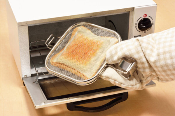 網タイプのホットサンドメーカー。leyeのグリルホットサンドメッシュ