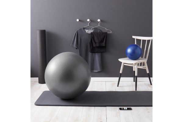 道具を使って気楽におうちエクササイズ。デカトロンのピラティスソフトボール