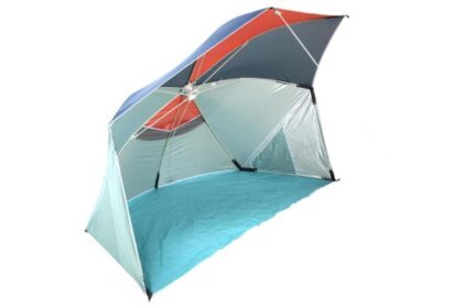 海での避暑や運動会観戦にも。デカトロンの耐風ビーチパラソル