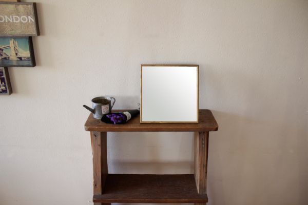 毎日の身支度が楽しくなる。PalaDecの卓上スタンドミラー