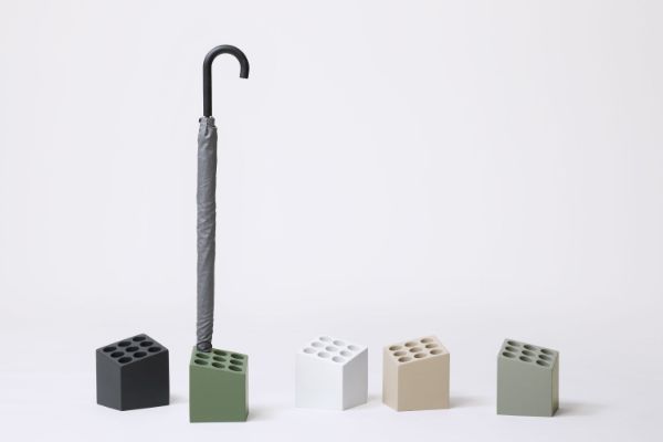 コンパクトで使いやすい。ミニマルな生活におすすめの傘立て